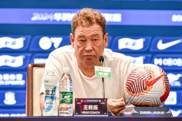 新外援前场球员加盟？斯卢茨基回应：不是我负责的范围，耐心等待