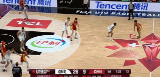 硬解💪侯孟泽掩护配合没挂上 依靠个人能力骤停  后仰强投命中