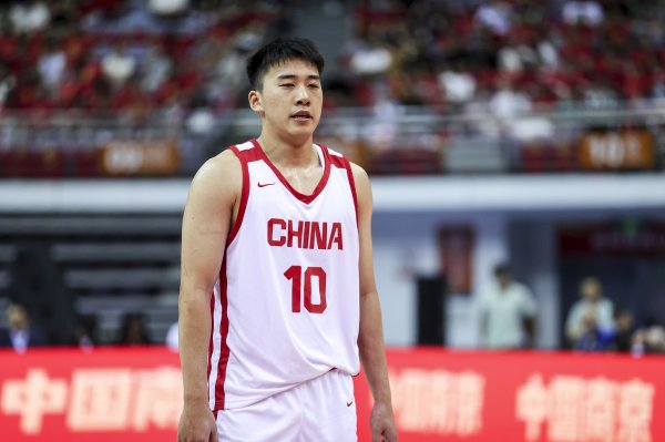 香！王俊杰杆位半场3中3砍8分 正负值逆天+26！