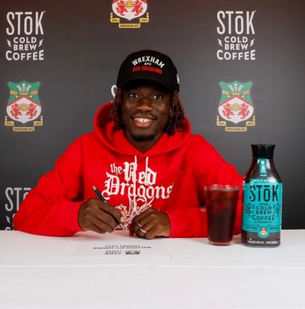 官方：曼城24岁右后场球员卡博雷租借加盟英冠雷克瑟姆