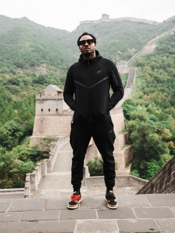 感受中华文明魅力！约翰-沃尔晒组照打卡中国万里长城！