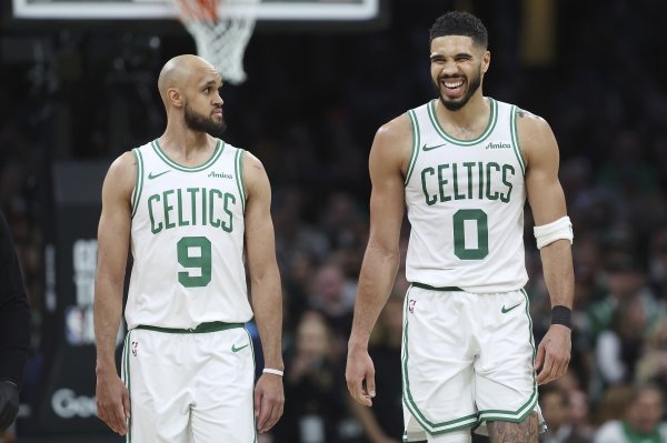 怀特谈塔图姆练习  视频：当时我就在场 他看起来竞技状态  