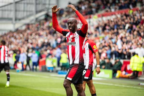 小蜜蜂新帅：维萨下周会回归球队参额外训练习