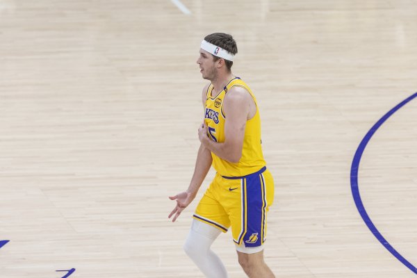 湖记：两只球队的内部人士推测里夫斯下份合同的年薪将超4000