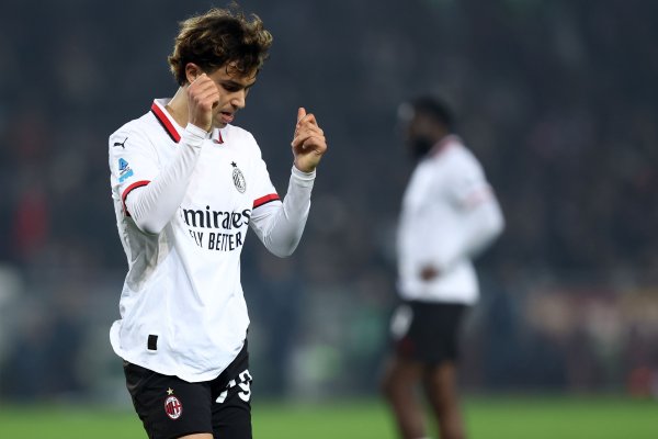 记者：菲利克斯获准接受利雅得获胜  体检，总价5500万欧+