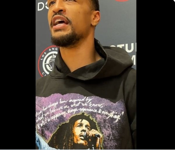 科林斯：德里克-琼斯练习  营表现很亮眼 他给我带来了很大惊