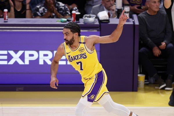 单节积分  上双！文森特首节3中2得10分4助 频造杀伤5罚