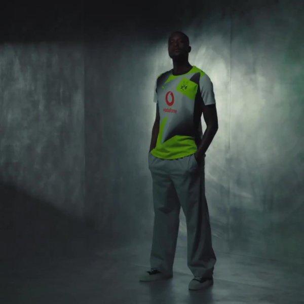 多特发布本赛季客场应战    运动活动    服  ：银雾灰