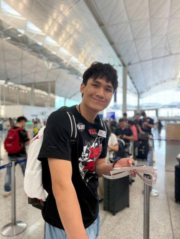 赛事  气质出众！管子煜后备  8中2拿到6分2板2助