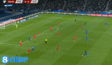 竞技状态  不佳？科曼一次带球脚滑、一次停球错误  打到自己