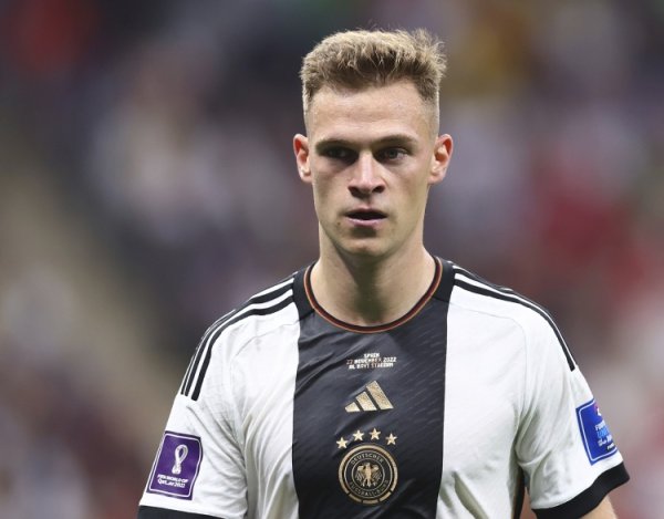 勒夫：如果有人能胜任德国队中场球员核心，我会把基米希放右路