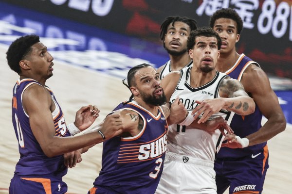 话题制造机！狄龙三节领到6犯毕业 全场9中4拿到12分2板1