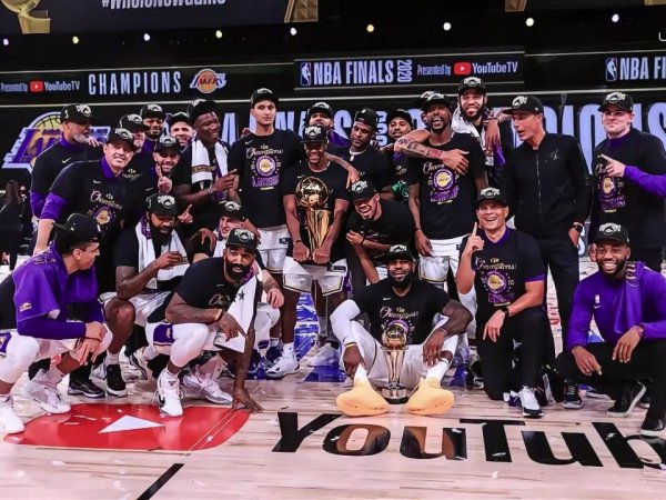 09年湖人和20年湖人哪个强？杨毅：09湖人厉害&他