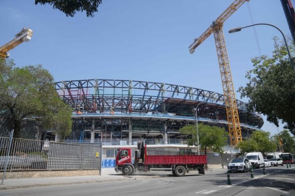 记者：诺坎普获准以2.7万人容量开放，巴萨想等到容纳4.5万