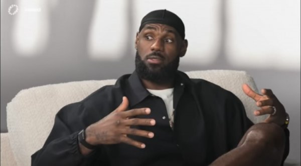 詹姆斯：我想成为历史最佳球员 但我知道要从基础做起爱上过程