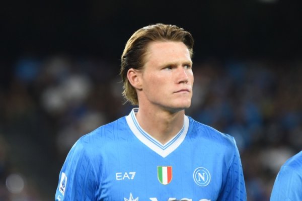 上赛季以来麦克托米奈已经打进5粒顶球，是意甲顶球得分  最多