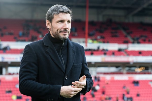 记者：范博梅尔有意执教格拉斯哥流浪者，双方今夏曾有过接洽