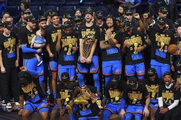 新赛季哪支球队是蝉联第一名    第一名  雷霆最大的对手🤔