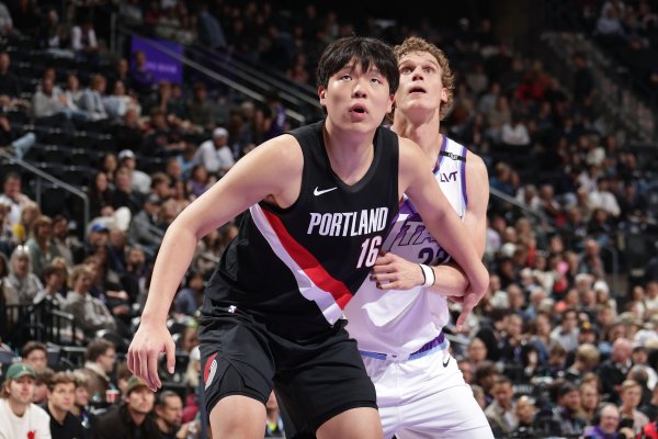 杨瀚森：季前赛和联盟里的五号位对位了 感受到了与夏季职业联赛