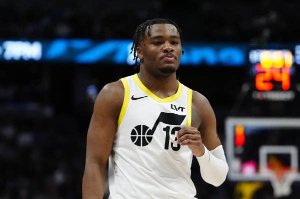 爵士官方：科利尔右腿筋肌肉拉伤  的复健  进展顺利 将在一