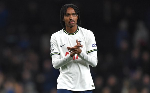 成功率100%！对阵威尔士，斯宾塞上半场25次传送球  全部