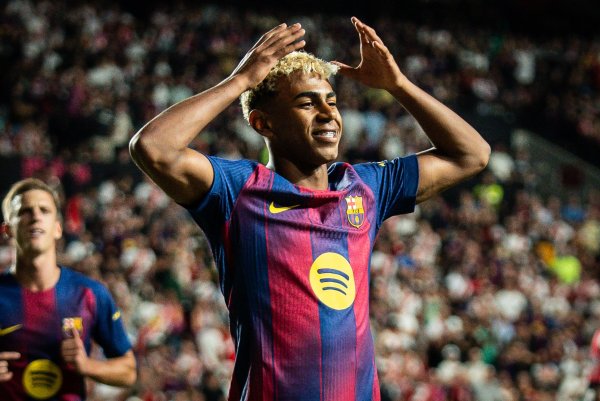 场均加入  1球！本赛季亚马尔在9场赛事  中，加入  得分