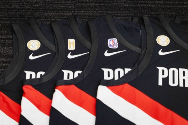 专属运动活动    服  ！杨瀚森将身穿新秀标识运动活动  